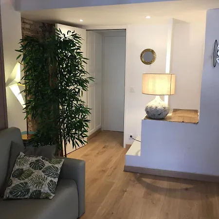 Du Pecheur A A 10 Metres Du Port Cassis